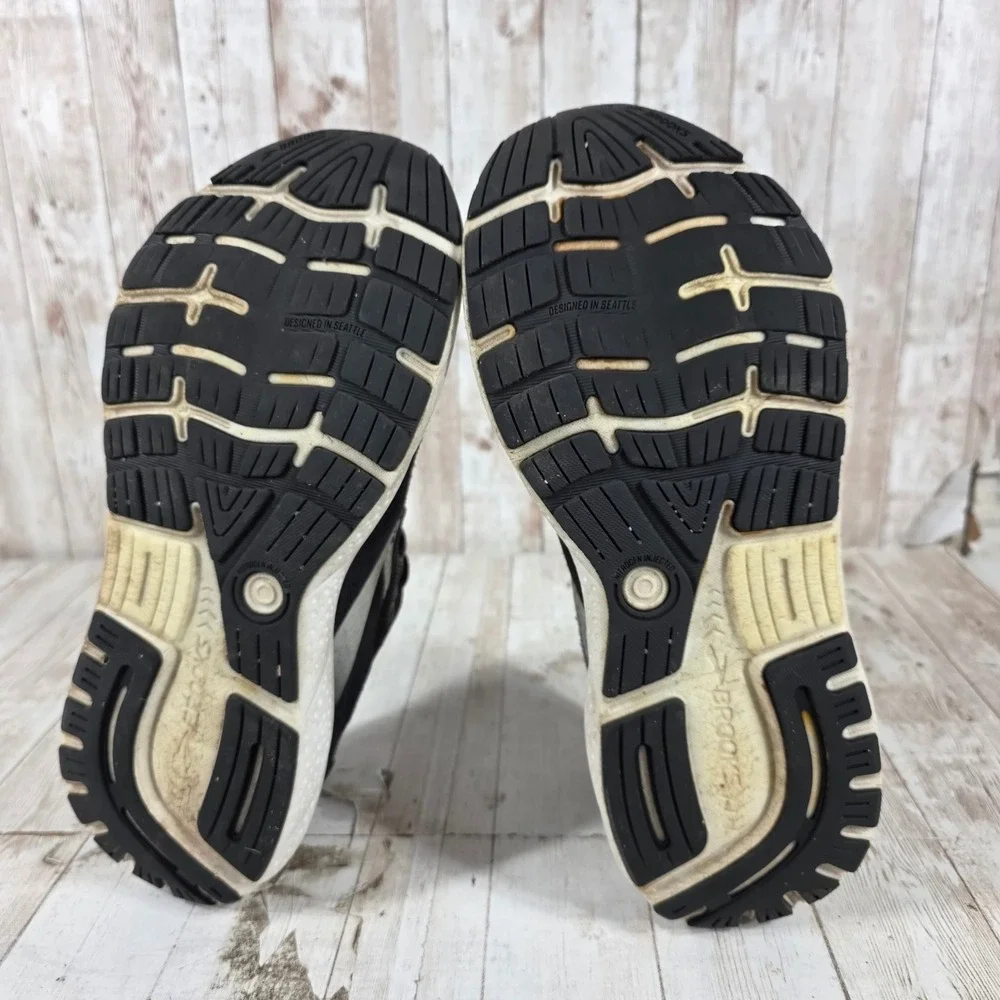 Brooks Ghost 16 Womens Running Shoes Black White 1204071B090 Size 10.5 Medium B